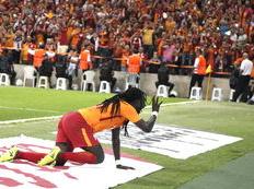 全明星赛决赛对决在即！辽宁男篮演练定位球，北京首钢密集防守应对