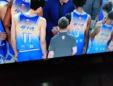 球队主教练下令严阵以待，备战关键战役